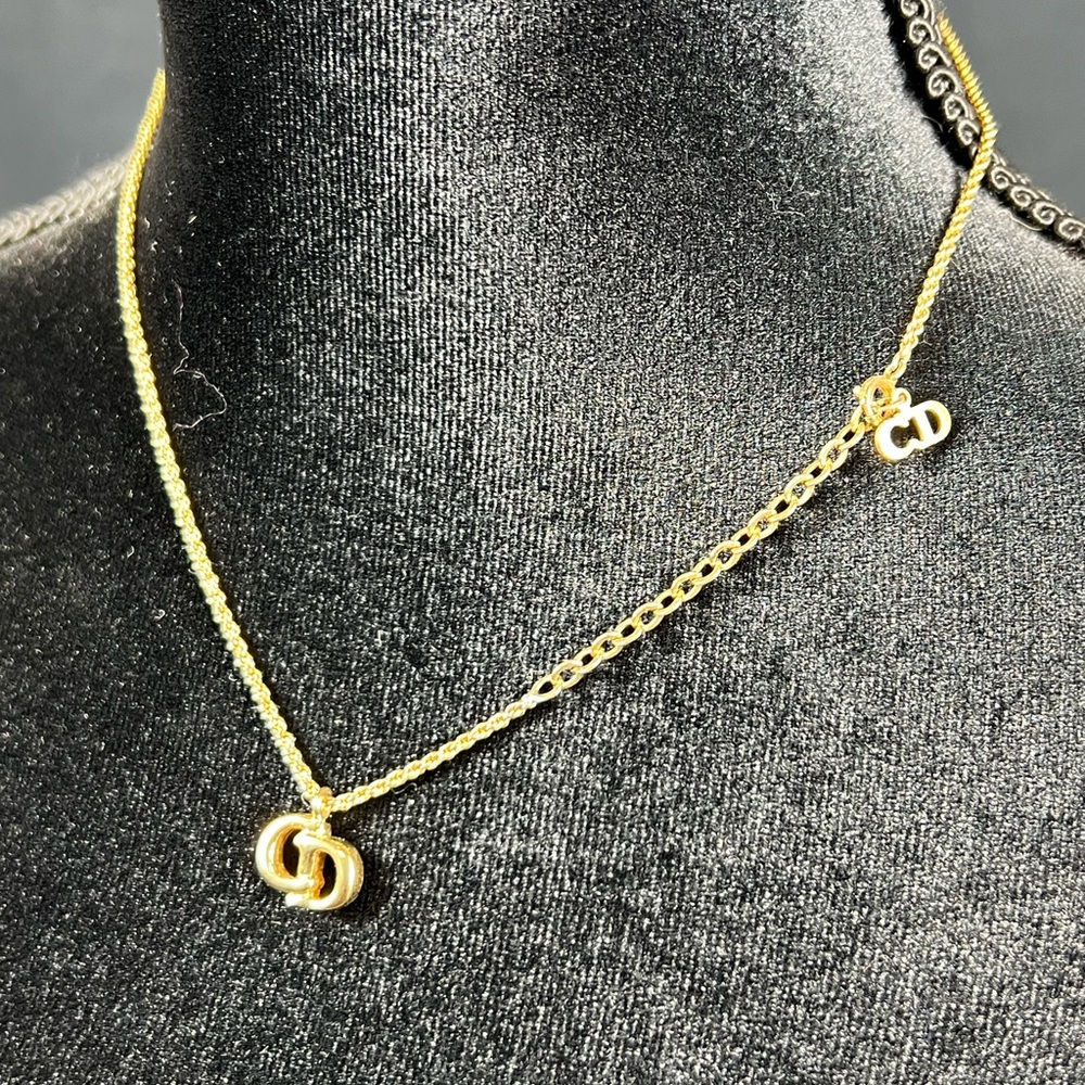 Christian Dior CD Logo Pendant Necklace Gold EUC Collector's Item - Vintage - Picture 4 of 10